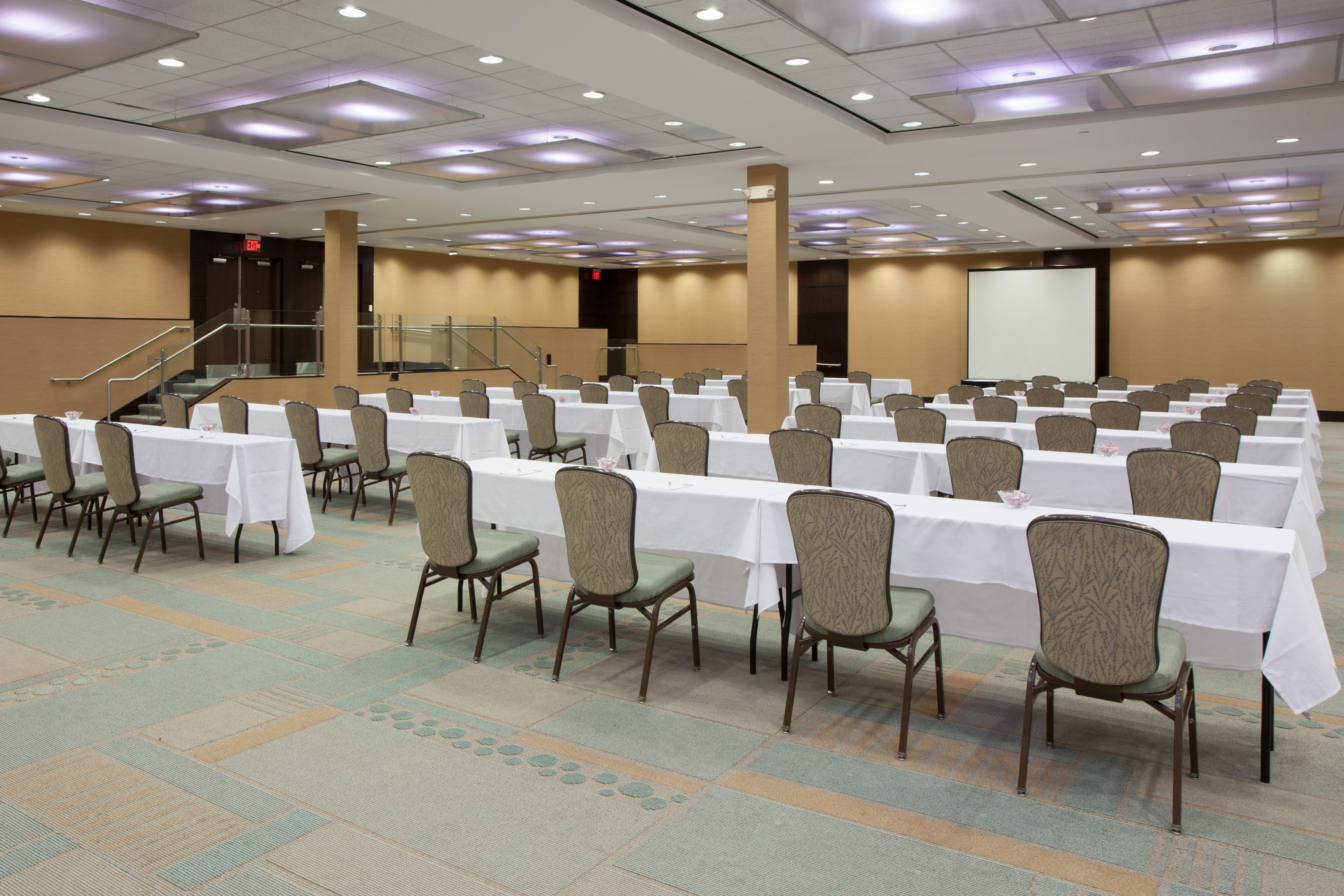 Crowne Plaza Hotel Glen Ellyn/Lombard By Ihg Bagian luar foto