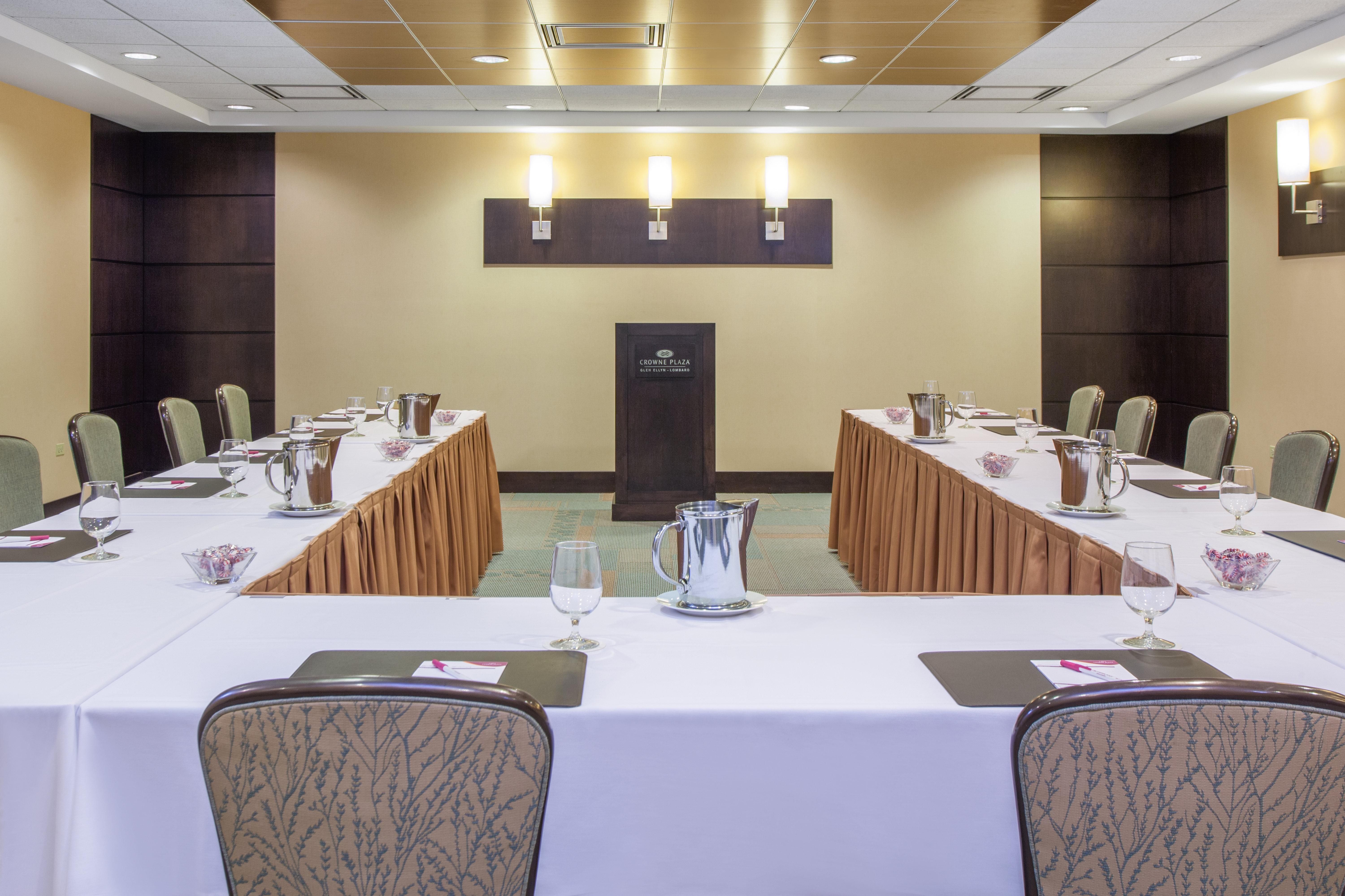 Crowne Plaza Hotel Glen Ellyn/Lombard By Ihg Bagian luar foto