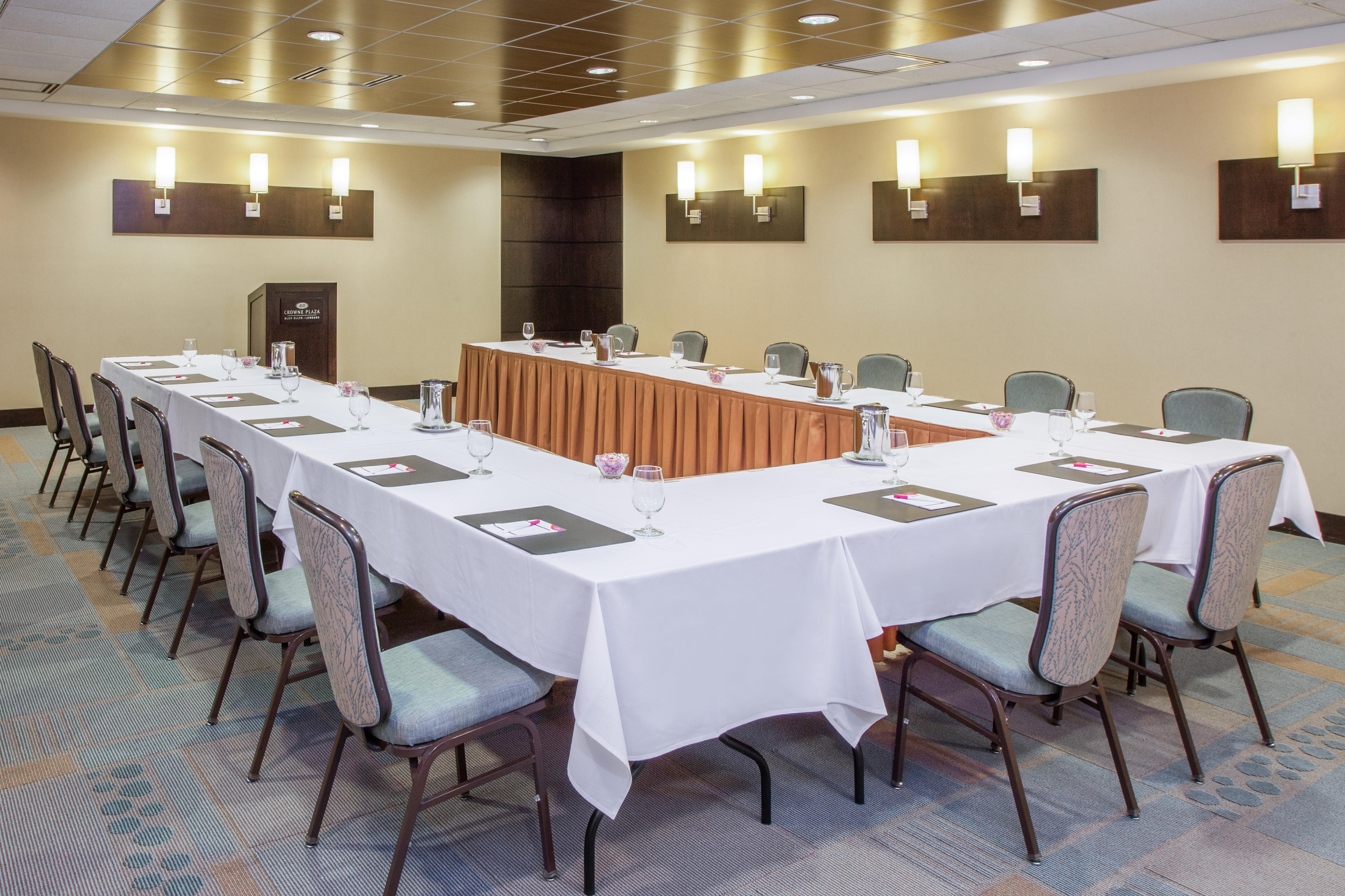 Crowne Plaza Hotel Glen Ellyn/Lombard By Ihg Bagian luar foto